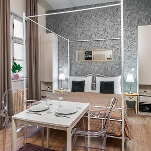 Studio met een King Size Bed